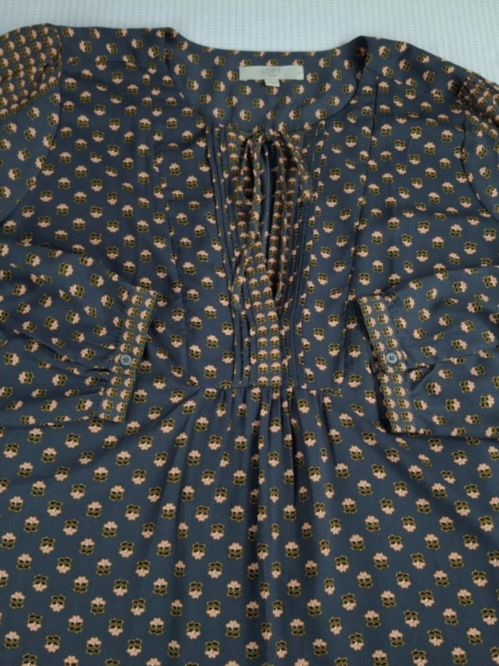 Ann Taylor LOFT Plus Size 20 Blouse Gray Black Floral Long Sleeve Lightweight